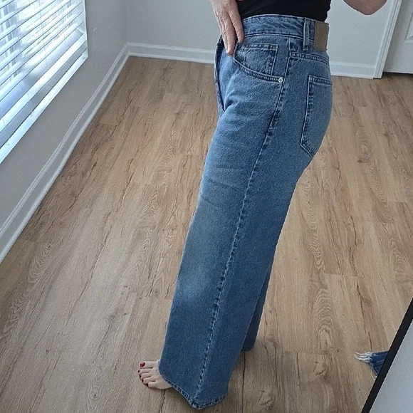 Classic Blue Women's Jeans - Picture 4 of 6